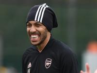 爱游戏平台 - 本菲卡2009年阵容推荐 