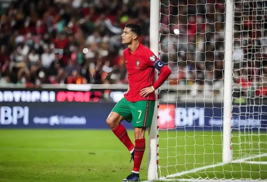 关于葡超赛程吃紧;葡萄牙国家队集结日门线救险;赛场秩序良好;赛程密集仍需轮换的信息 关于葡超赛程吃紧;葡萄牙国家队集结日门线救险;赛场秩序良好;赛程密集仍需轮换的信息