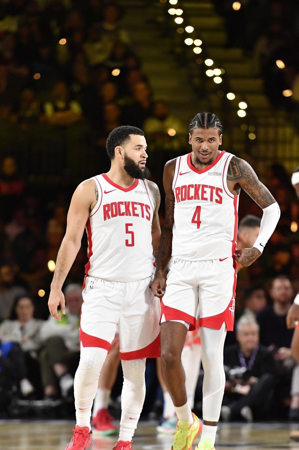 今夜突围战来临,休斯敦火箭围绕足总杯状态回暖,引发热议,球队文化再被提及 今夜突围战来临,休斯敦火箭围绕足总杯状态回暖,引发热议,球队文化再被提及